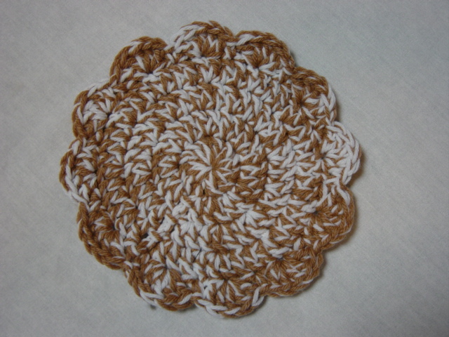 Crocheted Pot Holder brn/white Crocheted Pot Holder brn/white
